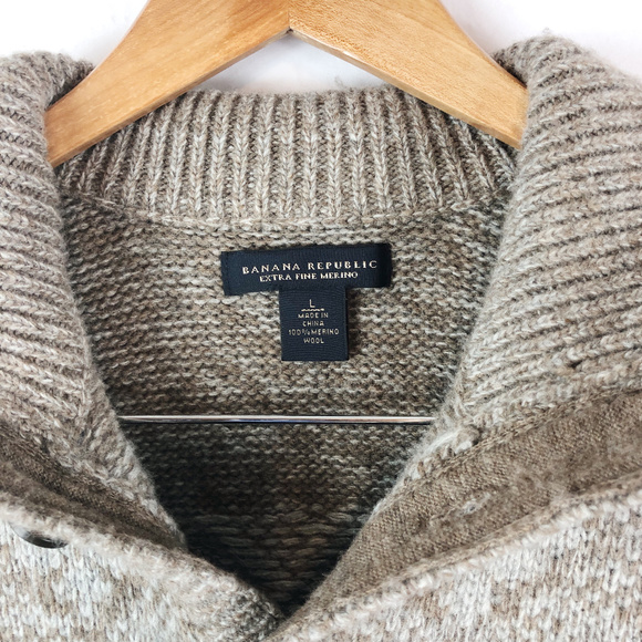 [BANANA REPUBLIC] Merino Knit V-Neck Sweater - Picture 6 of 8